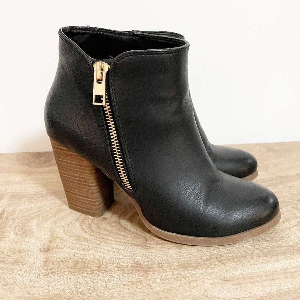 Call It Spring Black Vegan Faux Leather Block Heel Snake Embossing Zip Boots 6